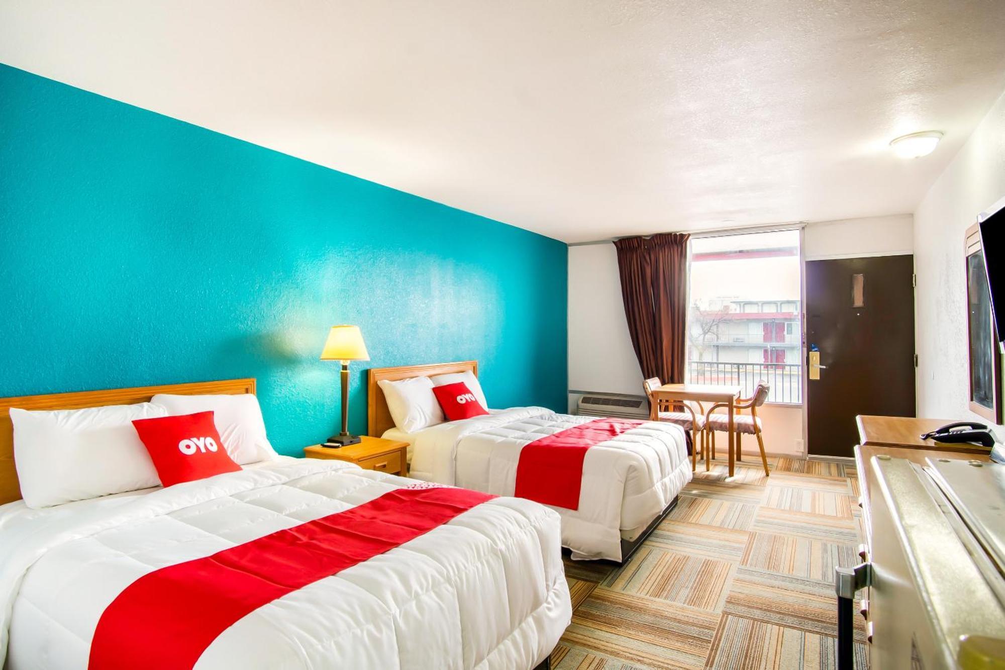Oyo Hotel Hutchinson West 4Th Ave מראה חיצוני תמונה