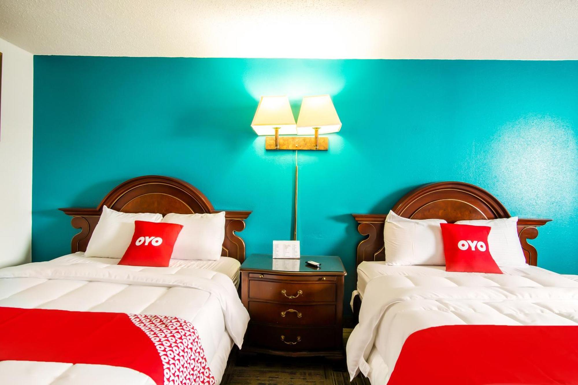 Oyo Hotel Hutchinson West 4Th Ave מראה חיצוני תמונה