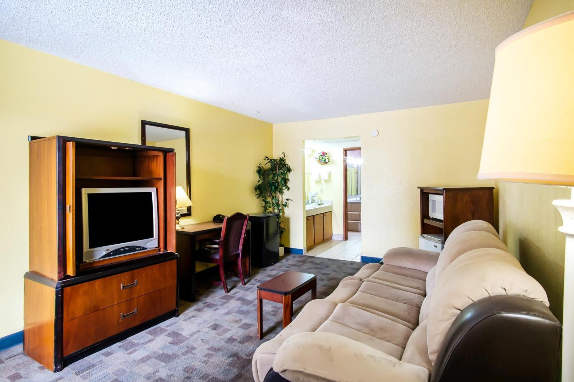 Oyo Hotel Hutchinson West 4Th Ave מראה חיצוני תמונה