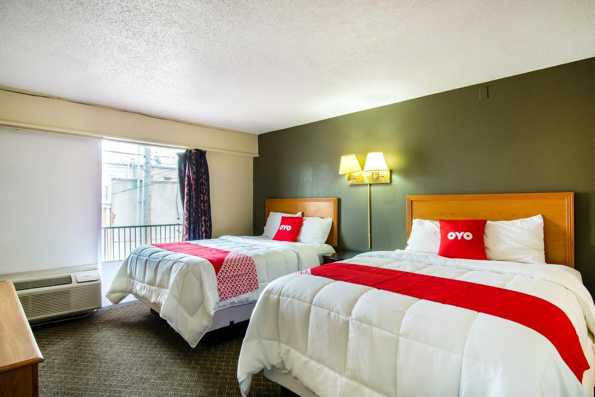 Oyo Hotel Hutchinson West 4Th Ave מראה חיצוני תמונה