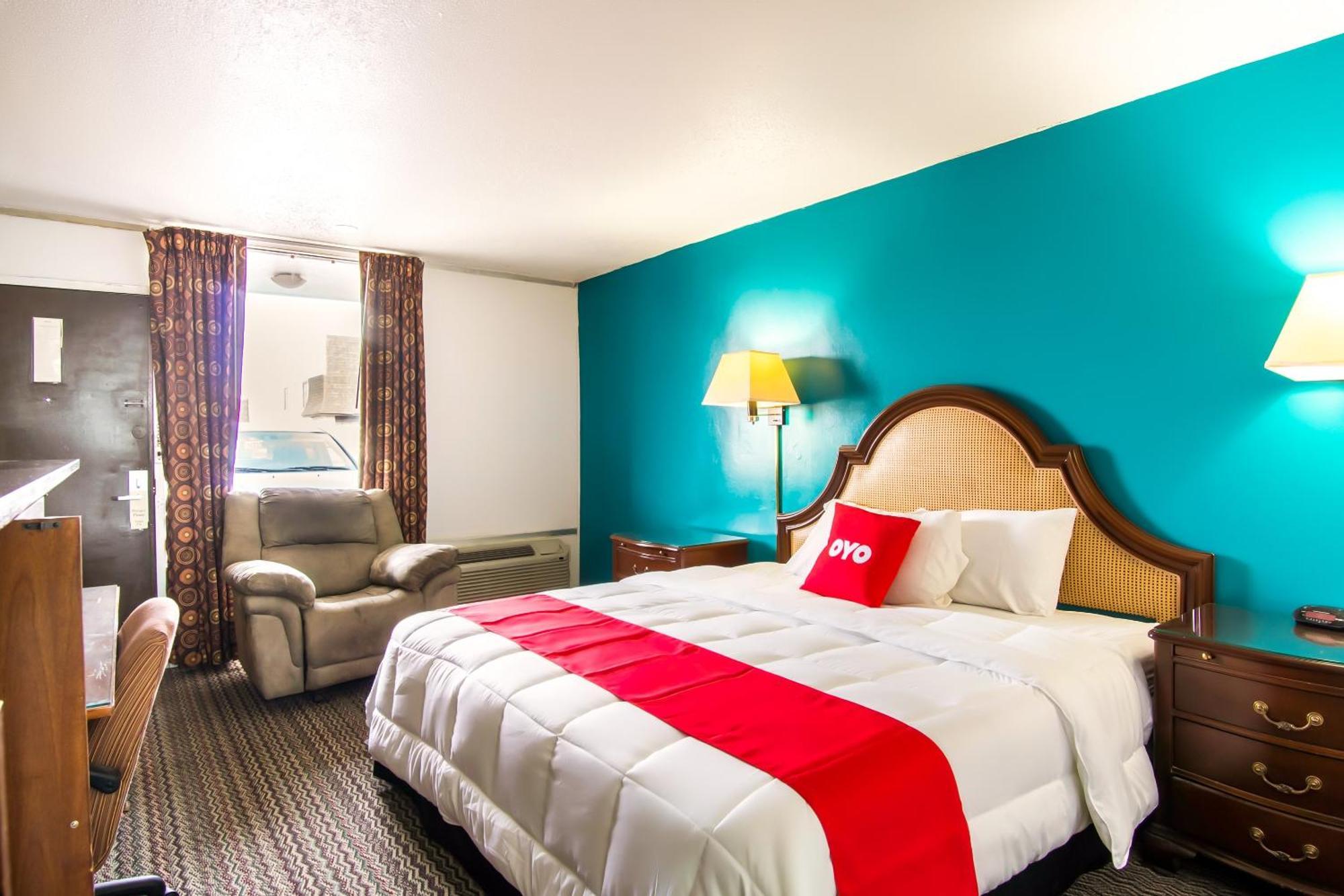Oyo Hotel Hutchinson West 4Th Ave מראה חיצוני תמונה