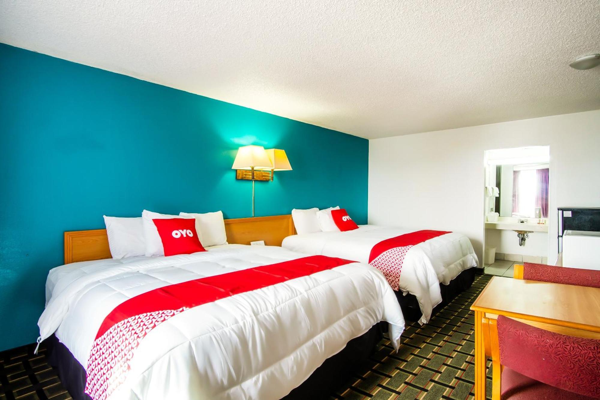 Oyo Hotel Hutchinson West 4Th Ave מראה חיצוני תמונה