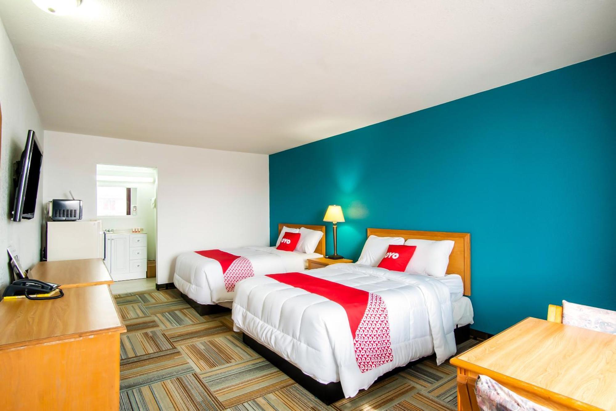 Oyo Hotel Hutchinson West 4Th Ave מראה חיצוני תמונה