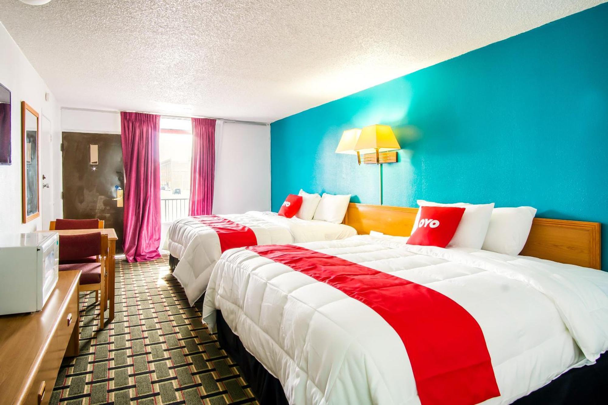 Oyo Hotel Hutchinson West 4Th Ave מראה חיצוני תמונה